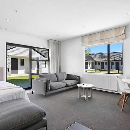 Grand Suites Murchison Exterior photo