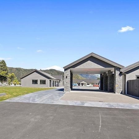 Grand Suites Murchison Exterior photo