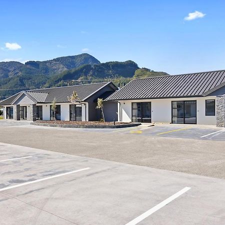 Grand Suites Murchison Exterior photo